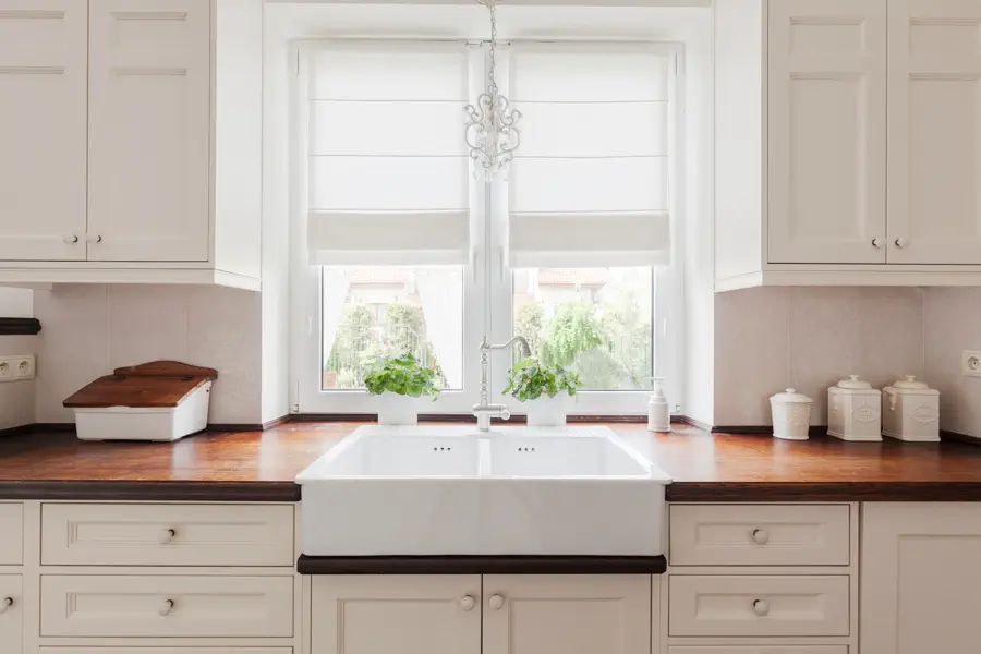 Excellent Window Painting Services in Aurora, IL Excellent Window Painting Services in Aurora, IL